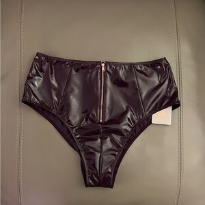 💜🐝 My Valentine💜 Savage X Fenty Shiny Purple Bottoms with Rose Gold Zipper.